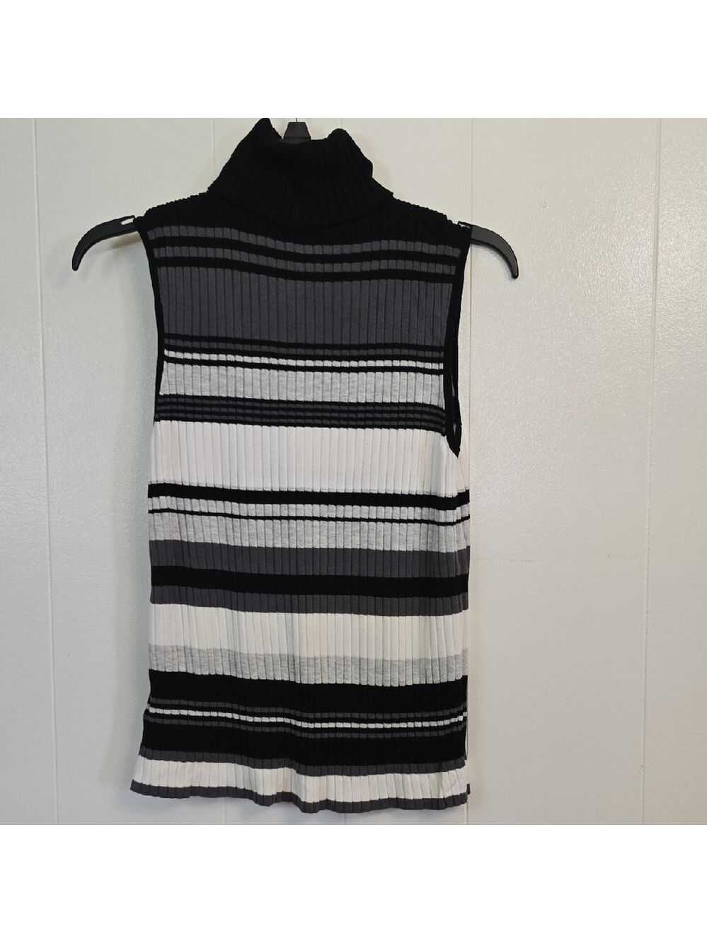 Express Striped Ribbed Knit Top - Picture 2 of 4